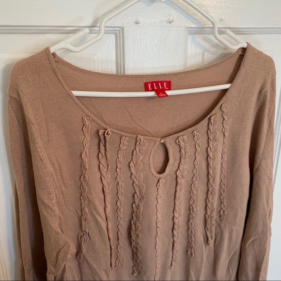 Keyhole Top - Picture 2 of 8